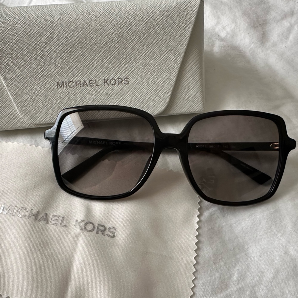 Michael Kors Sunglasses 😍🕶️